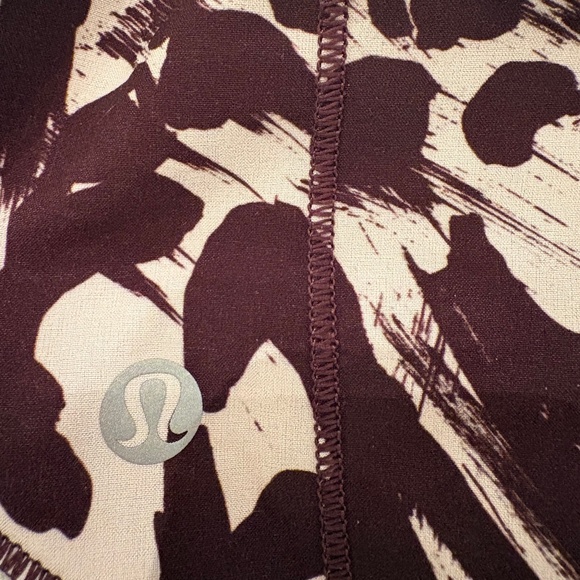 Lululemon Chocolate Brown and Ivory Hotty Hots - Picture 5 of 9